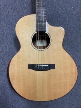 A&K 41" ACOUSTIC GUITAR | SOLID SPRUCE TOP | MAHOGANY BACK | W/ ARMREST | AK560CEQ
