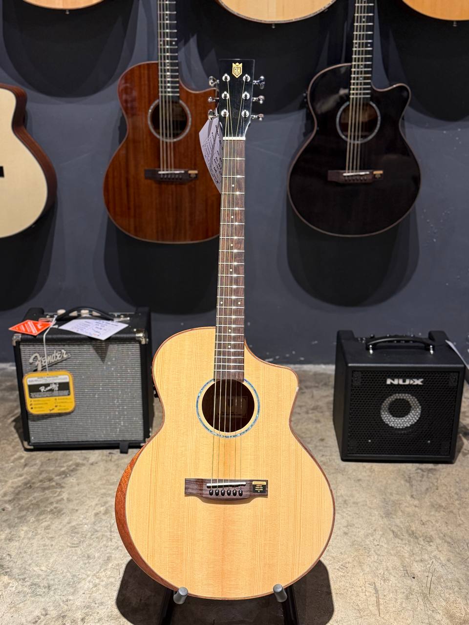 A&K ACOUSTIC GUITAR AK-560 CEQ (Solid Top)