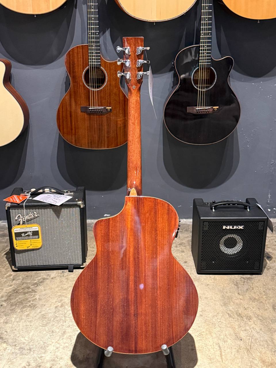 A&K ACOUSTIC GUITAR AK-560 CEQ (Solid Top)