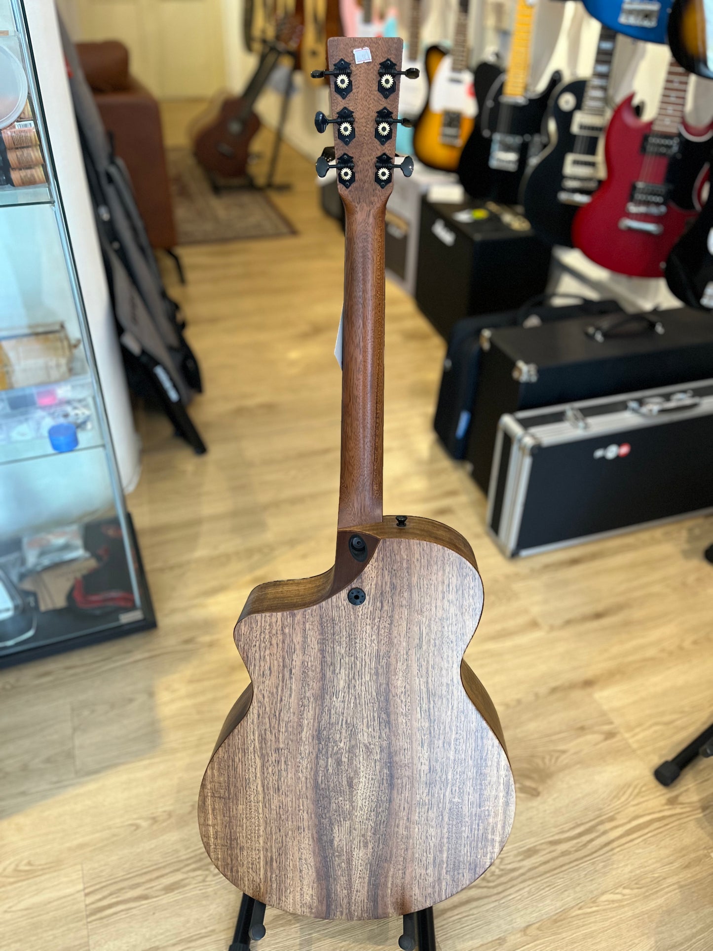 MARTIN SC-10E-01 KOA | ROAD SERIES | ACOUSTIC-ELECTRIC GUITAR | SOLID SPRUCE TOP, KOA B&S | FISHMAN | GIG BAG