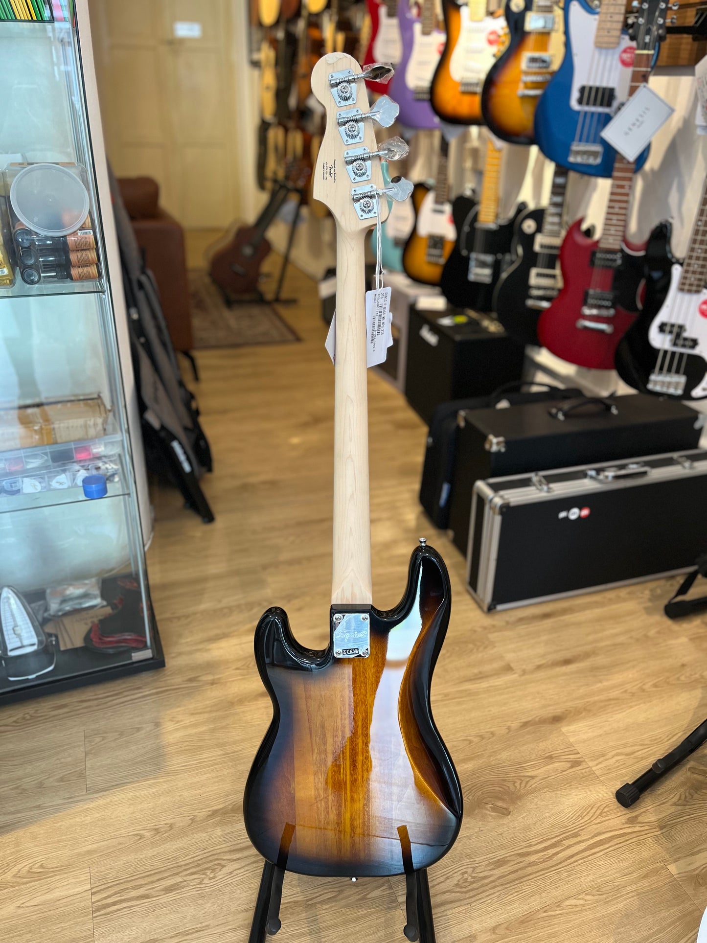 SQUIER SONIC PRECISION BASS GUITAR W/WHITE PICKGUARD| MAPLE FB| 2-COLOR SUNBURST