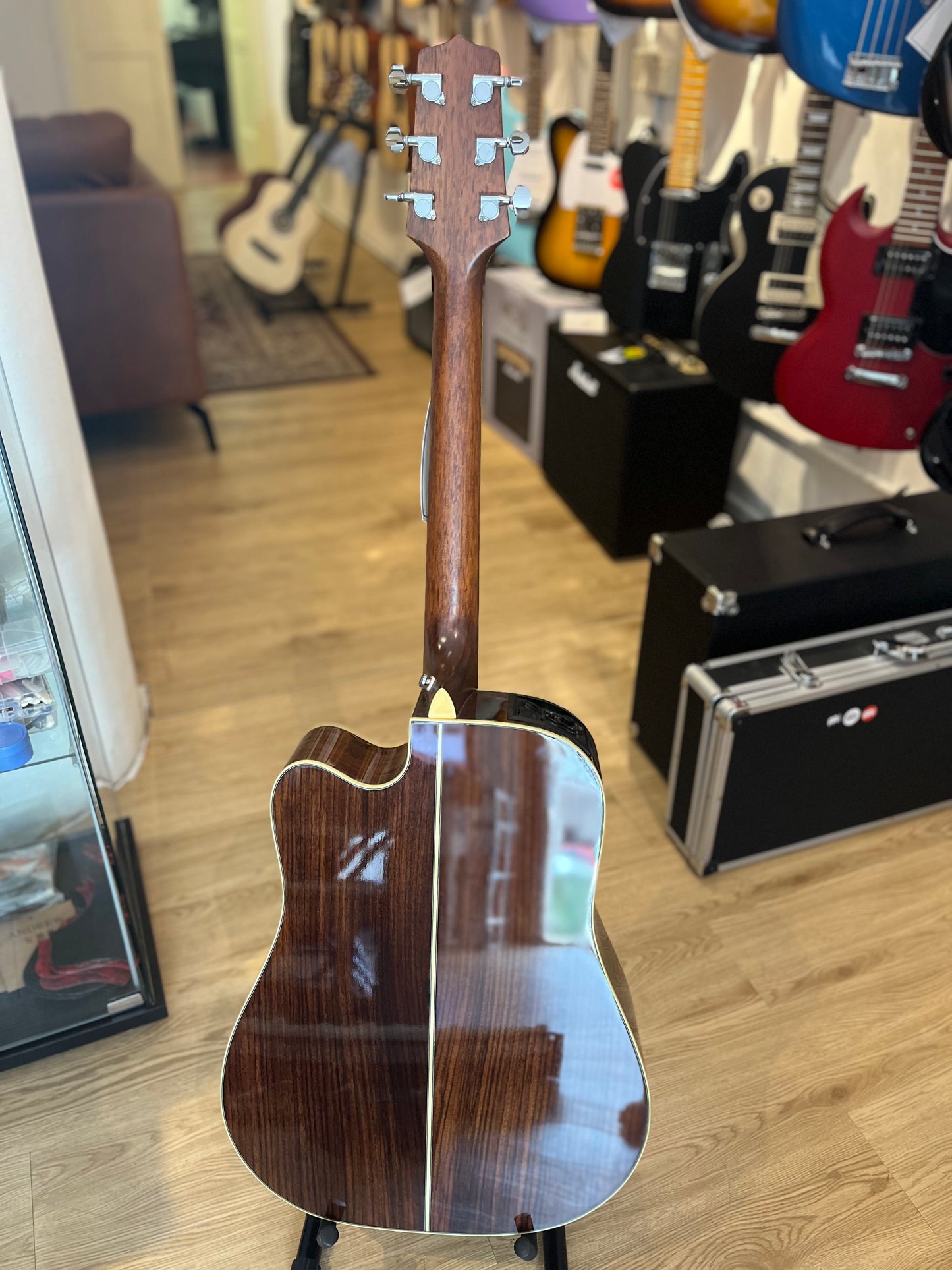 TAKAMINE ED3DC BSB | DREADNOUGHT CUTAWAY ACOUSTIC-ELECTRIC GUITAR | SPRUCE TOP, ROSEWOOD B&S | TP-4T