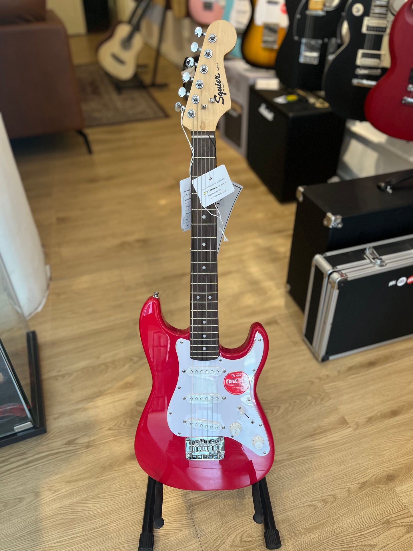 SQUIER MINI STRATOCASTER ELECTRIC GUITAR| LAUREL FB| DAKOTA RED
