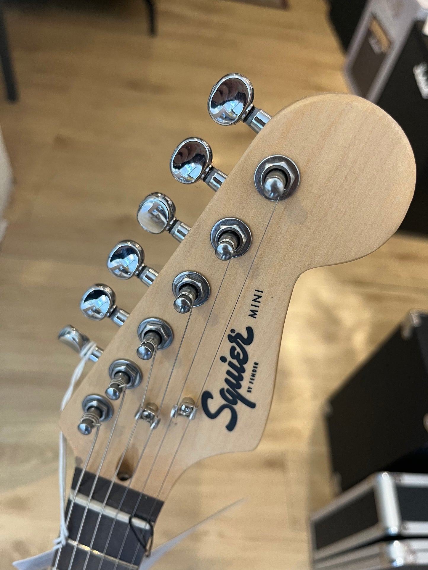 SQUIER MINI STRATOCASTER ELECTRIC GUITAR| LAUREL FB| DAKOTA RED