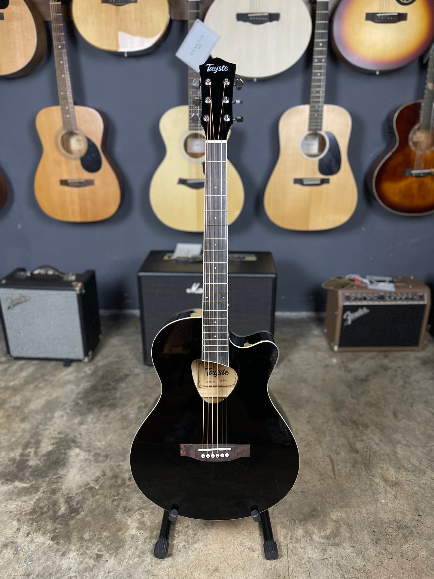 TAYSTE T406 40" ACOUSTIC GUITAR W/ EQ