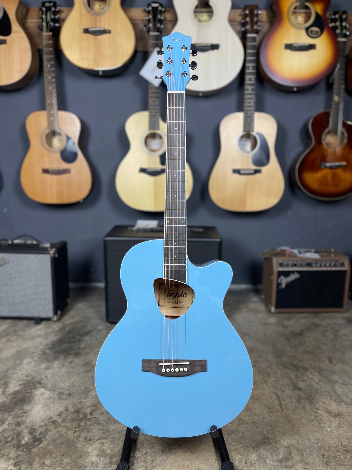 TAYSTE T406 40" ACOUSTIC GUITAR W/ EQ