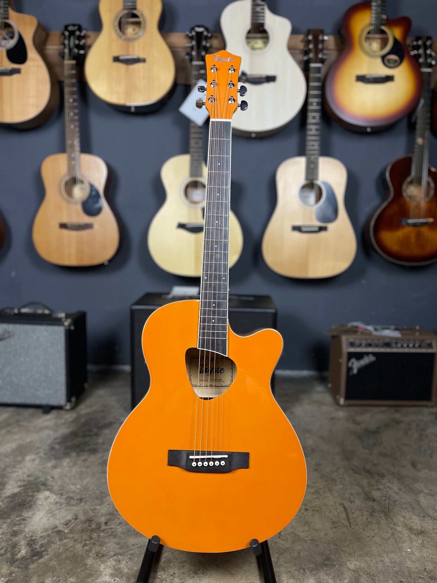 TAYSTE T406 40" ACOUSTIC GUITAR W/ EQ