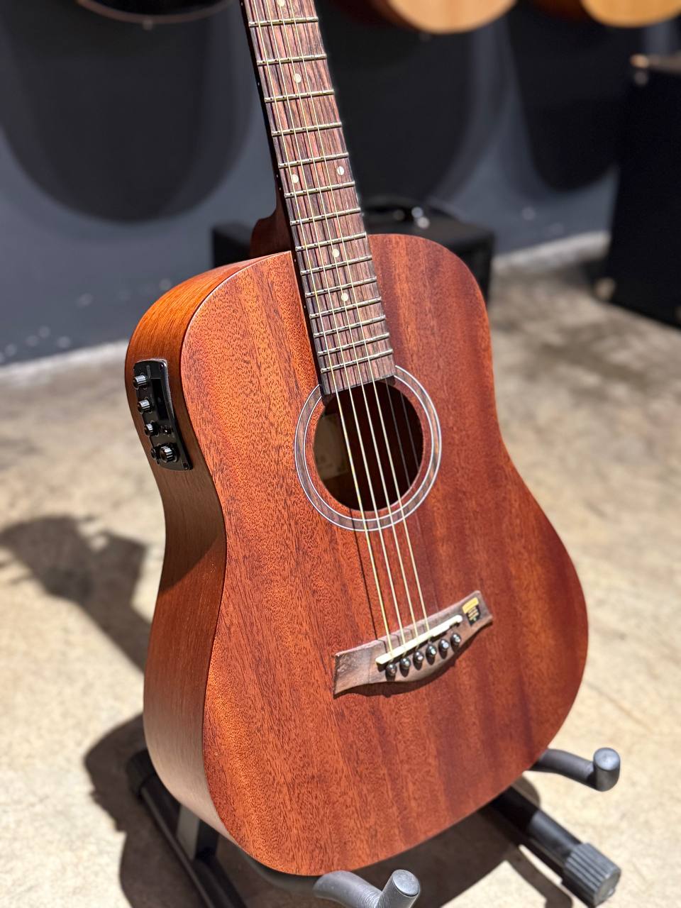 A&K ACOUSTIC GUITAR AK-150-MEQ