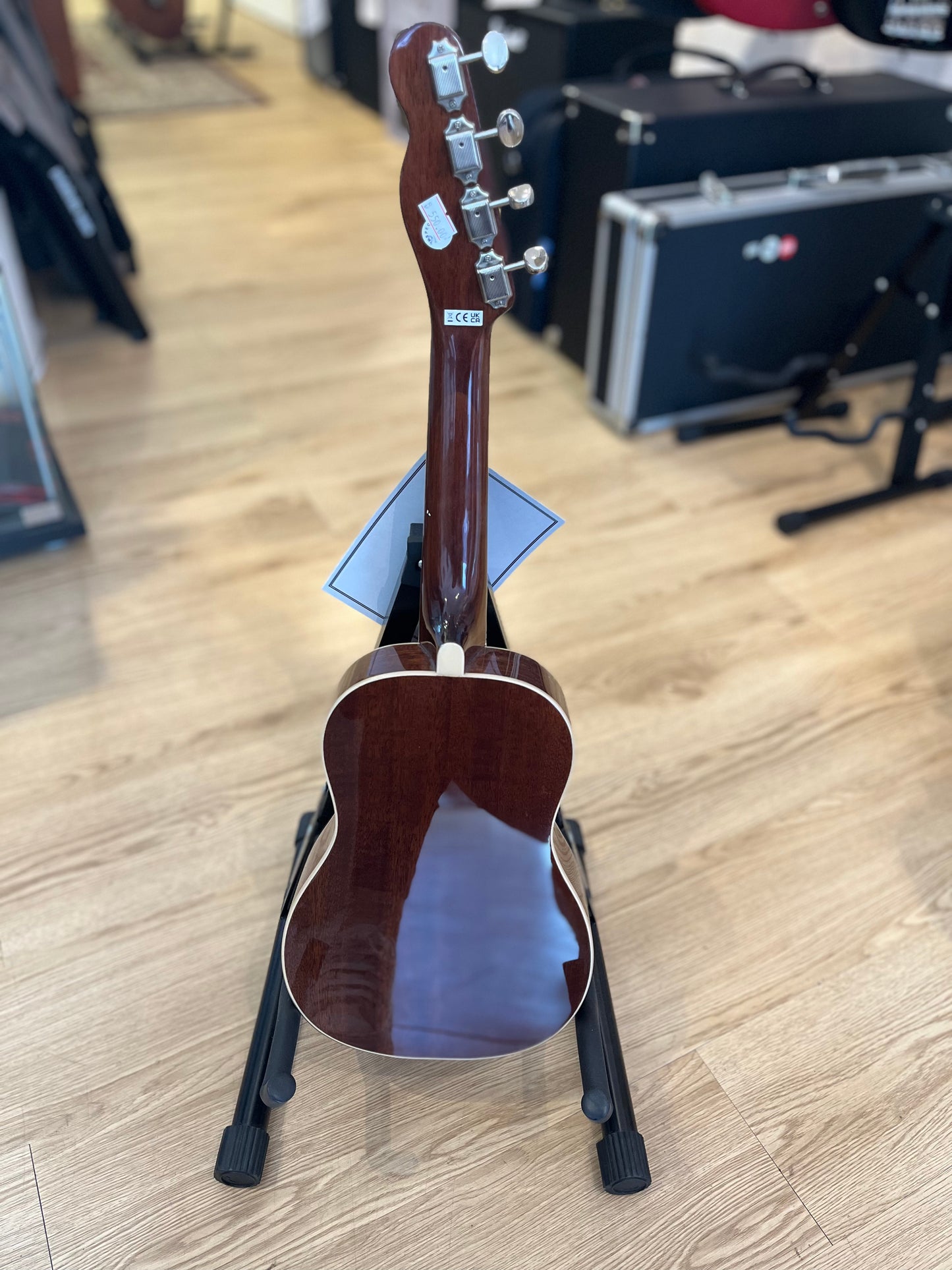 FENDER ZUMA CLASSIC CONCERT UKULELE | WALNUT FB | BURGUNDY MIST