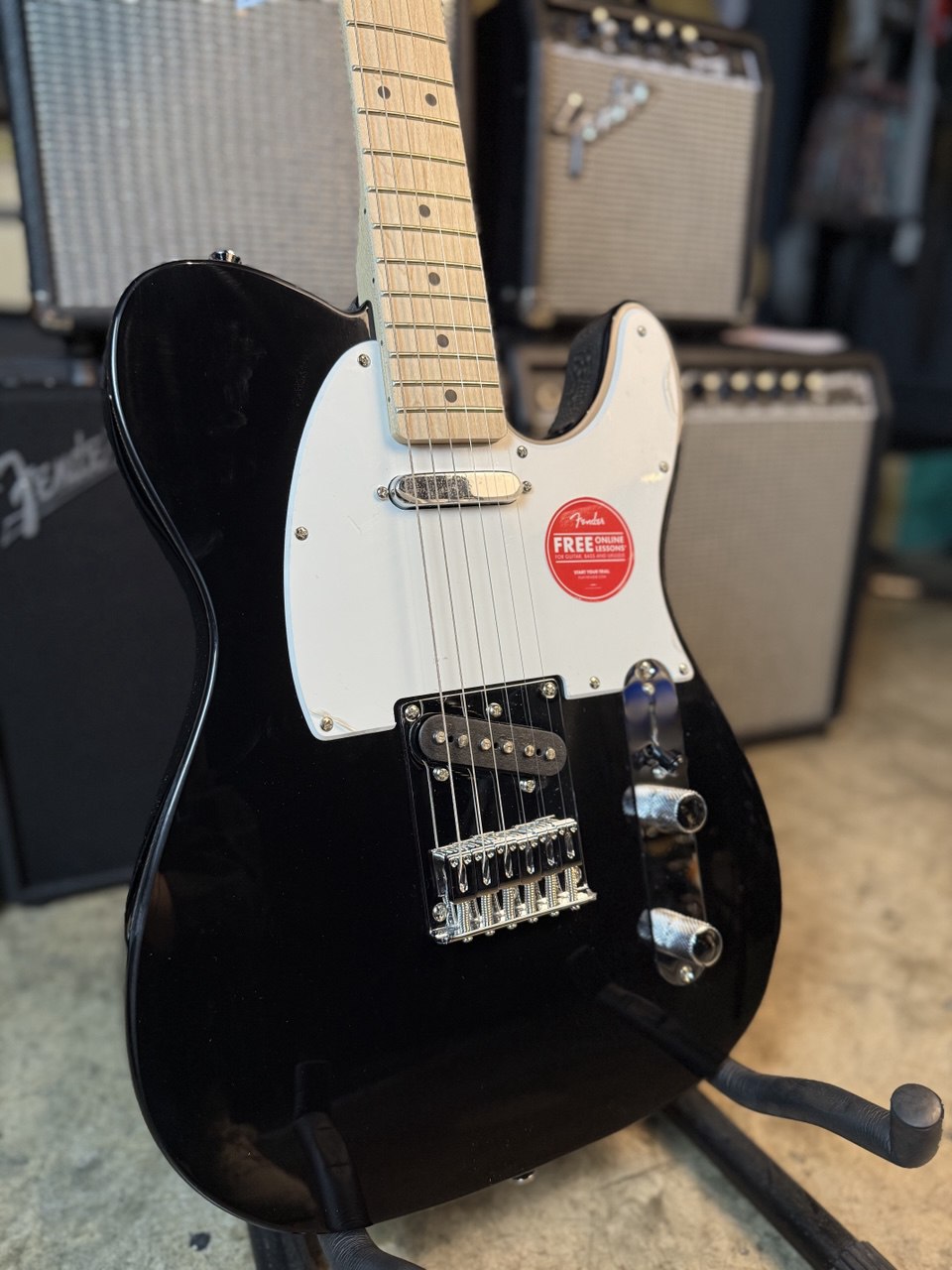 Squier Sonic Telecaster Electric Guitar w/White Pickguard, Maple FB, Black